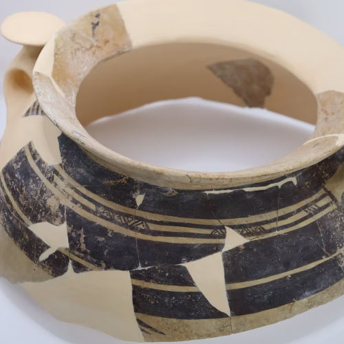 Keramička posuda iz arheološkog nalazišta prije početka konzervatorsko-restauratorskih radova dokumentirana 2024. godine.