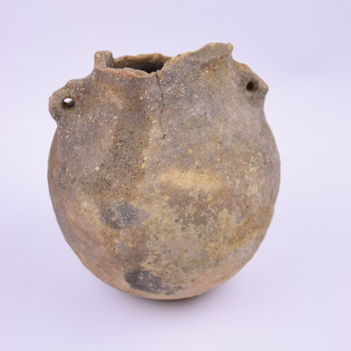 Keramička posuda u izvornom stanju prije početka konzervatorskog procesa, zabilježena u sklopu osposobljavanja u Zadru.