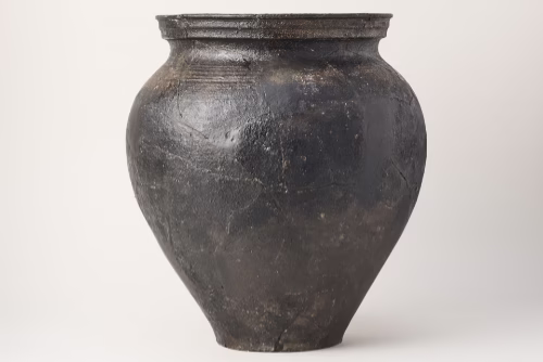 Keramička posuda iz nalazišta Banski Dvori obnovljena nakon stručne restauracije i konzervacije s HRZ Zagreb.