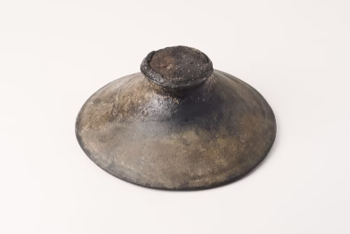 Keramički predmet iz nalazišta Banski Dvori obnovljen nakon konzervatorsko-restauratorskog procesa izvedenog u suradnji s HRZ Zagreb.